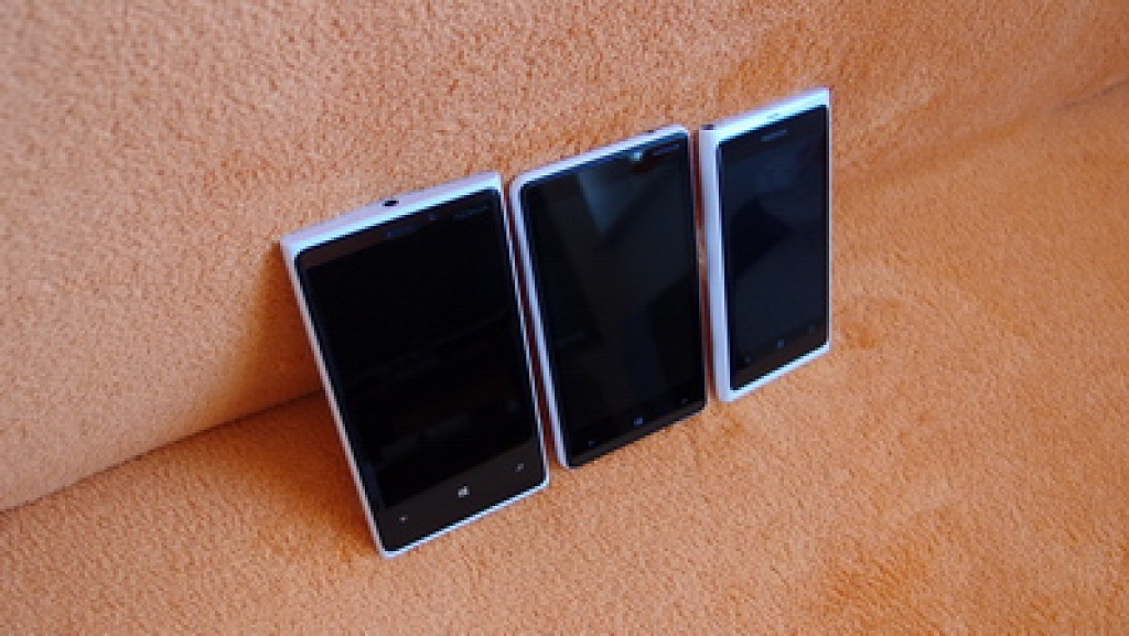 Nokia Lumia 800 vs. 820 vs. 920