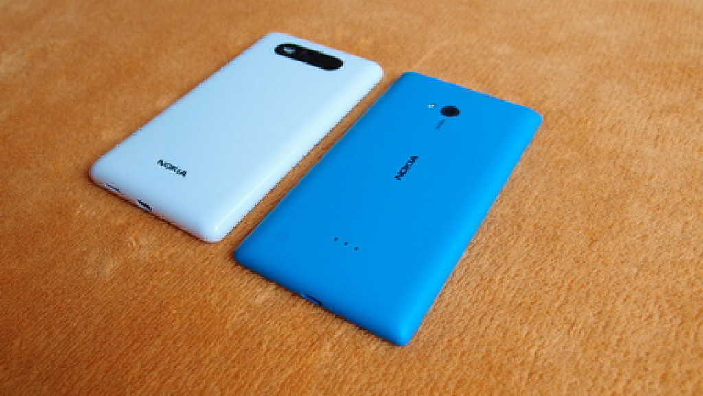 Nokia Lumia 720 vs. 820