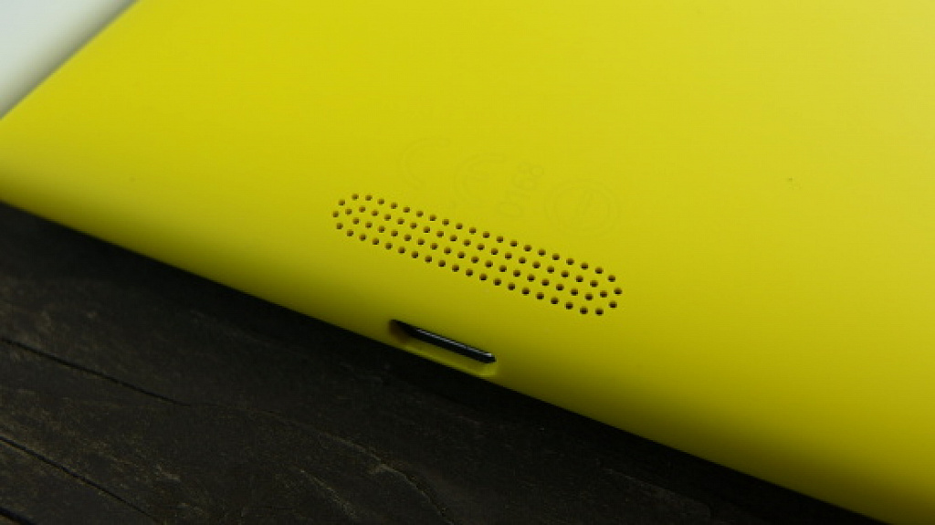 Nokia Lumia 1320 vs. 1520