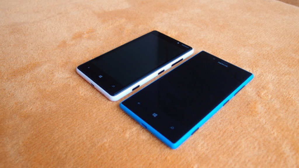 Nokia Lumia 720 vs. 820