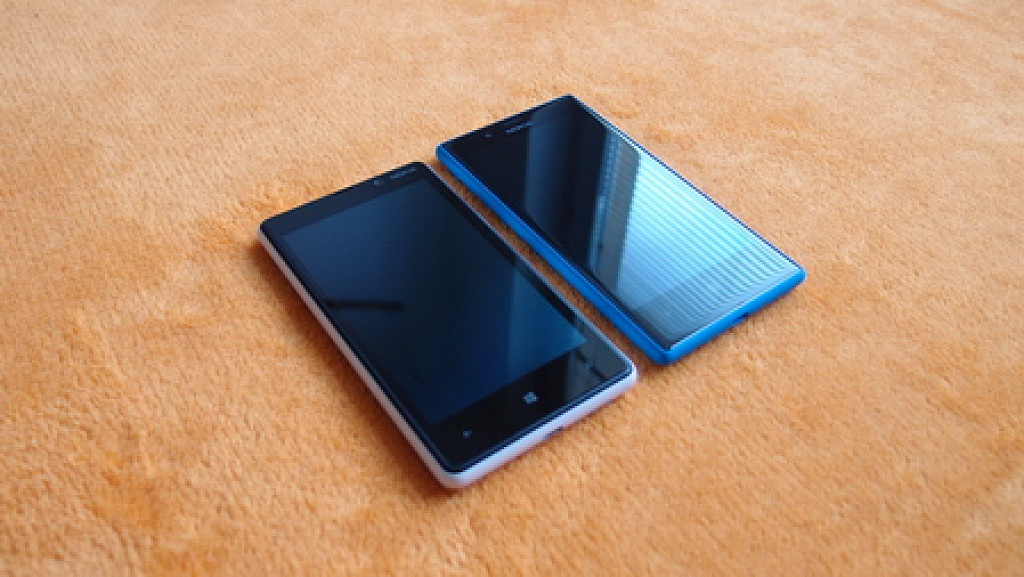Nokia Lumia 720 vs. 820