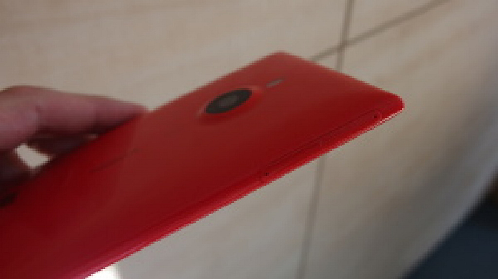 Nokia Lumia 1320 vs. 1520