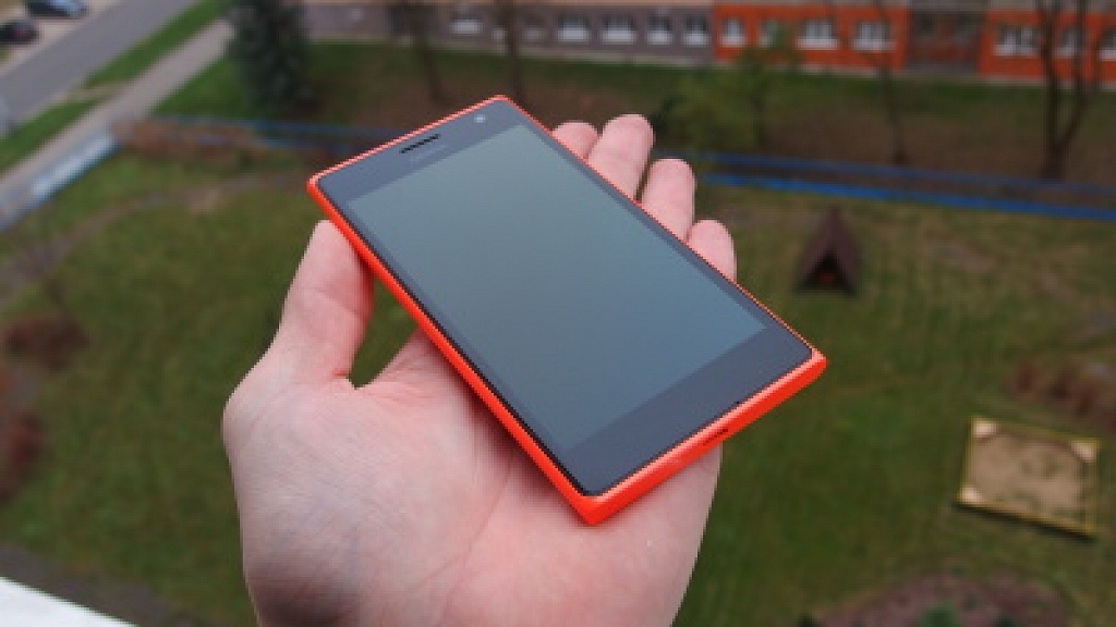 Nokia Lumia 735