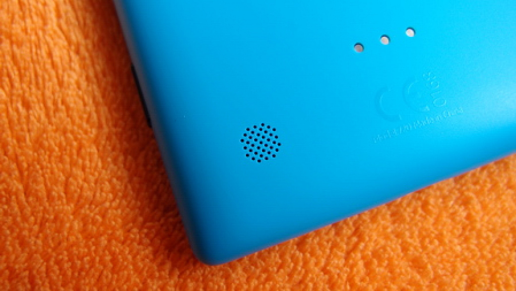 Nokia Lumia 720 vs. 820