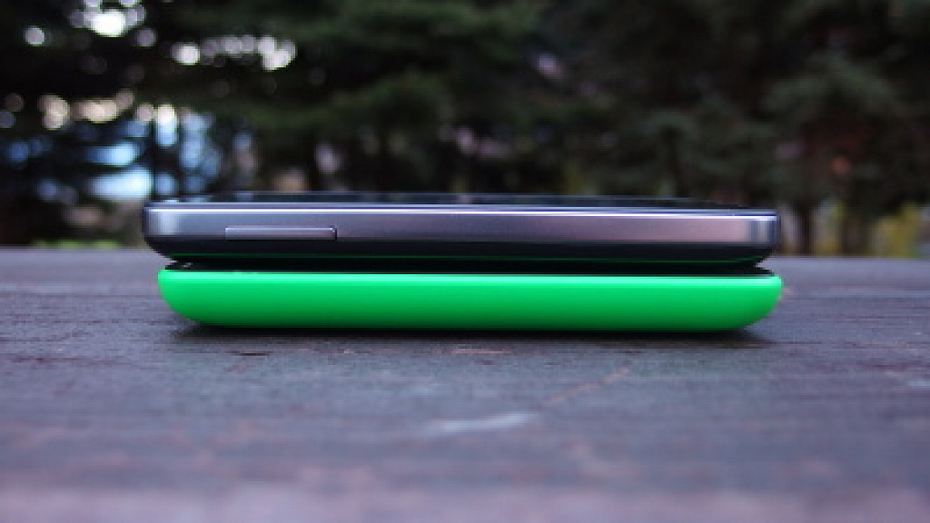 Prestigio MultiPhone 8400 Duo vs. Nokia Lumia 530 Dual