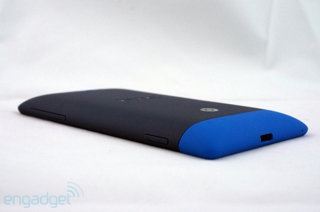 HTC 8X