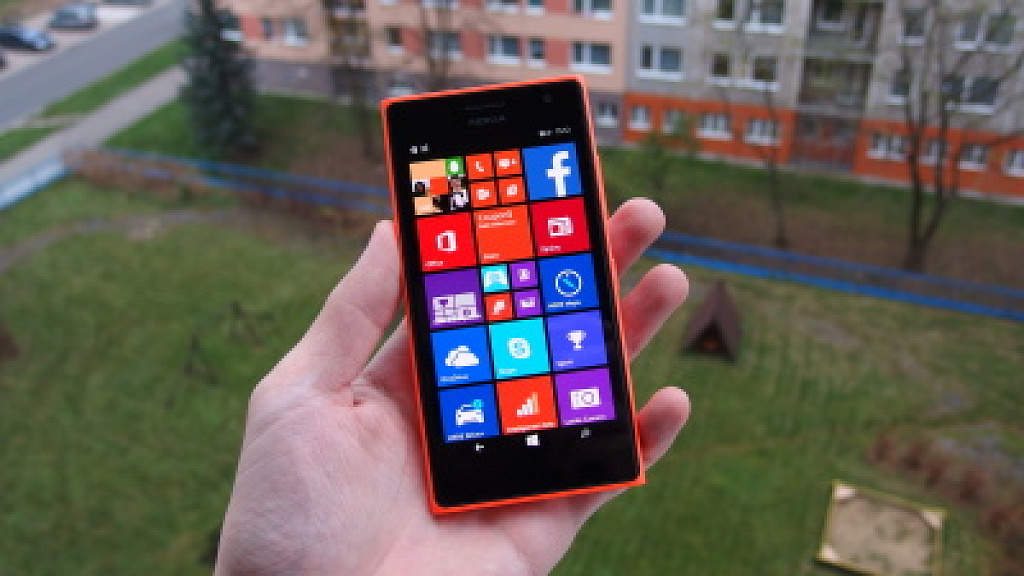 Nokia Lumia 735