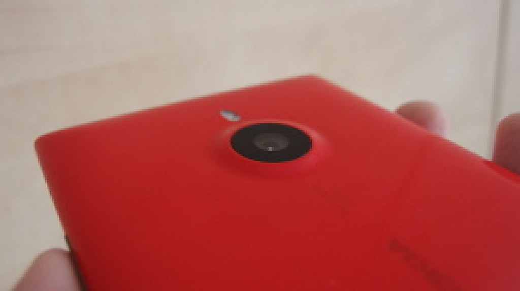 Nokia Lumia 1320 vs. 1520