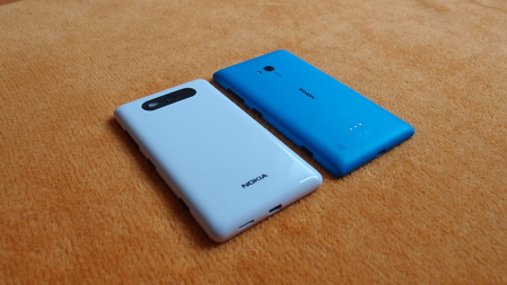 Nokia Lumia 720 vs. 820