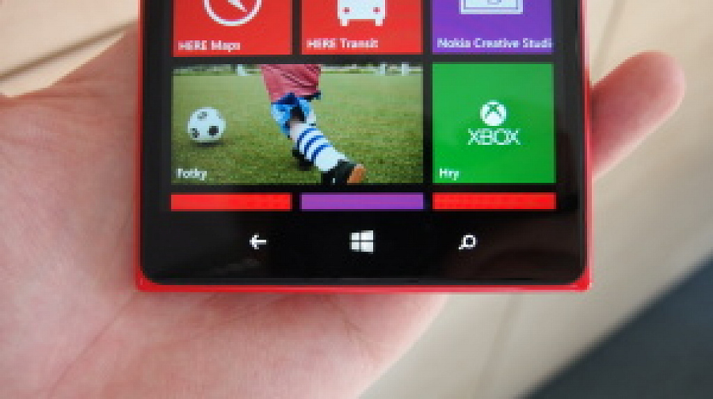 Nokia Lumia 1320 vs. 1520