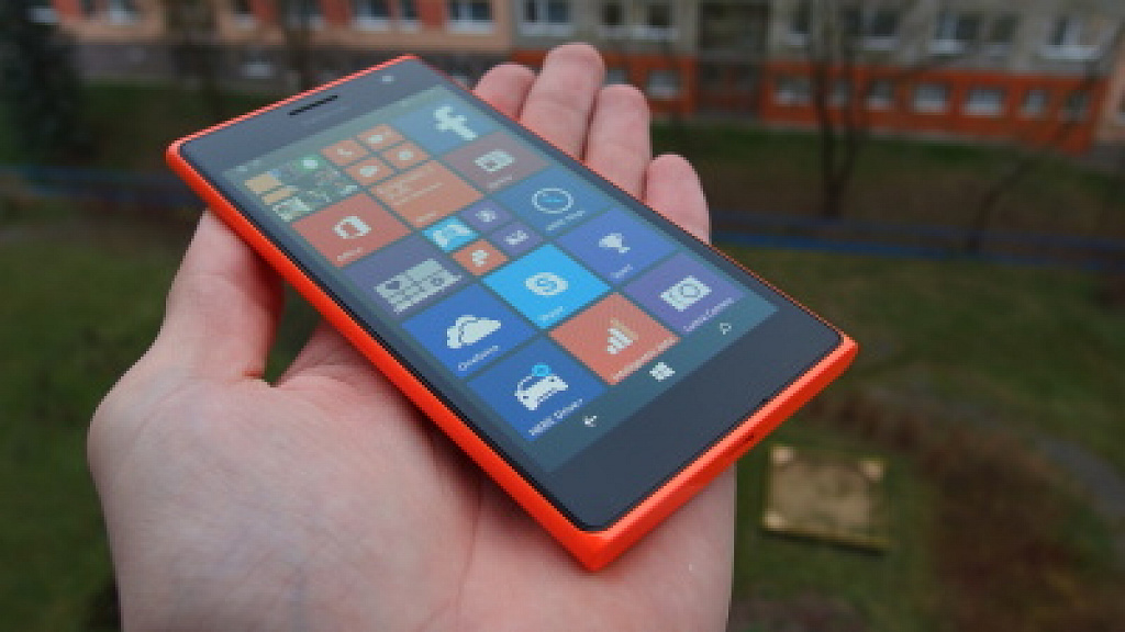 Nokia Lumia 735