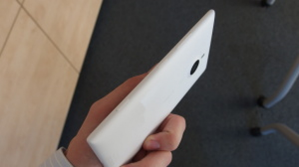 Nokia Lumia 1320 vs. 1520