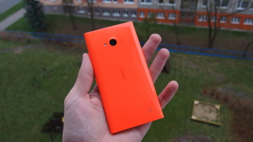 Nokia Lumia 735