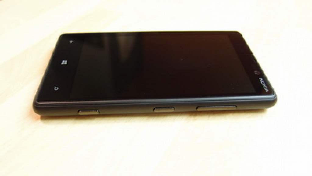 Nokia Lumia 820