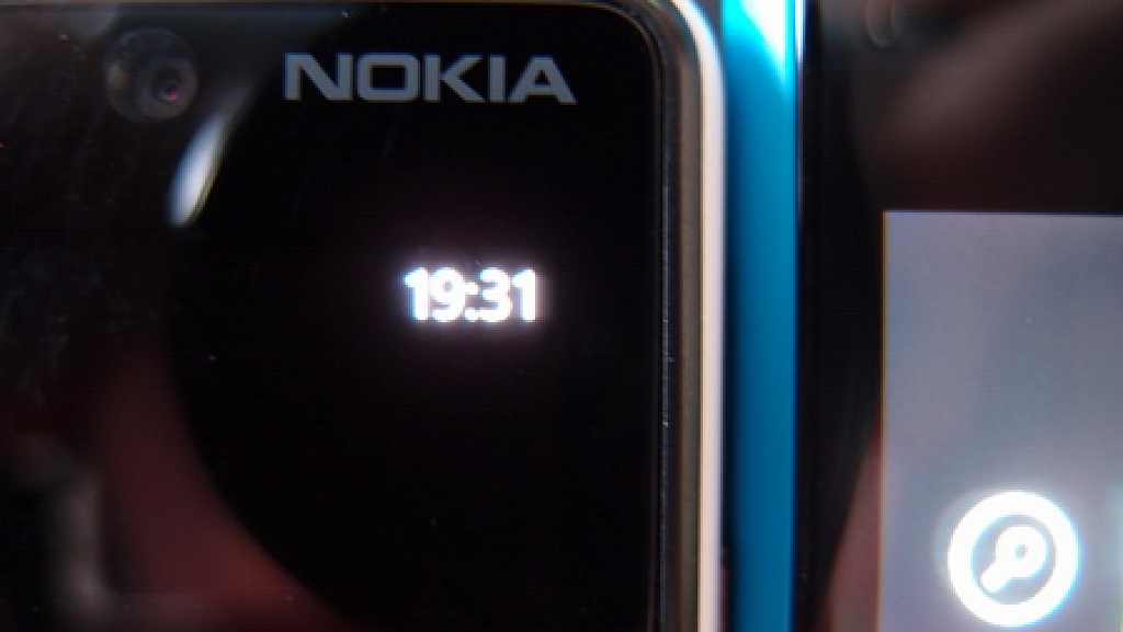 Nokia Lumia 720 vs. 820