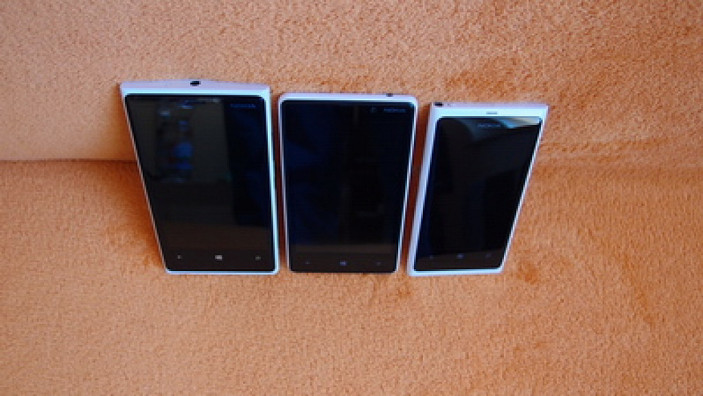 Nokia Lumia 800 vs. 820 vs. 920