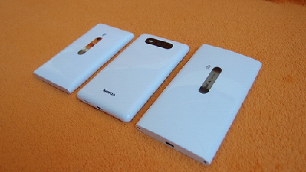 Nokia Lumia 800 vs. 820 vs. 920