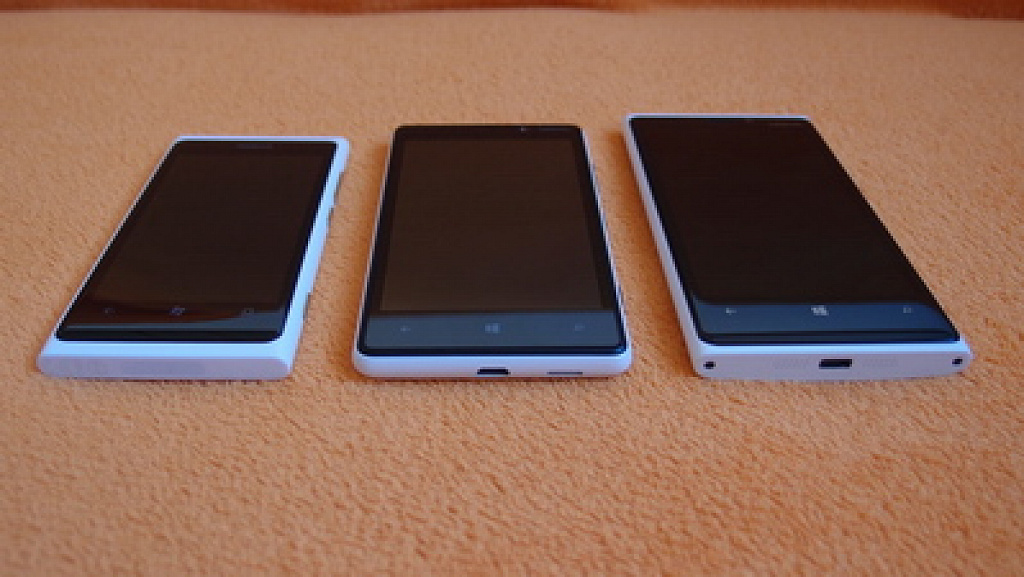Nokia Lumia 800 vs. 820 vs. 920