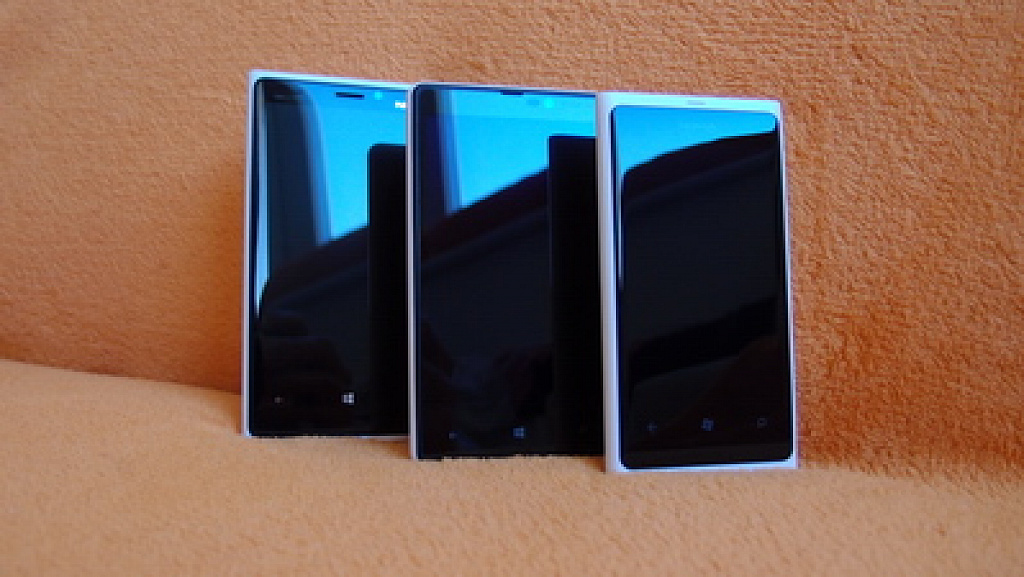 Nokia Lumia 800 vs. 820 vs. 920