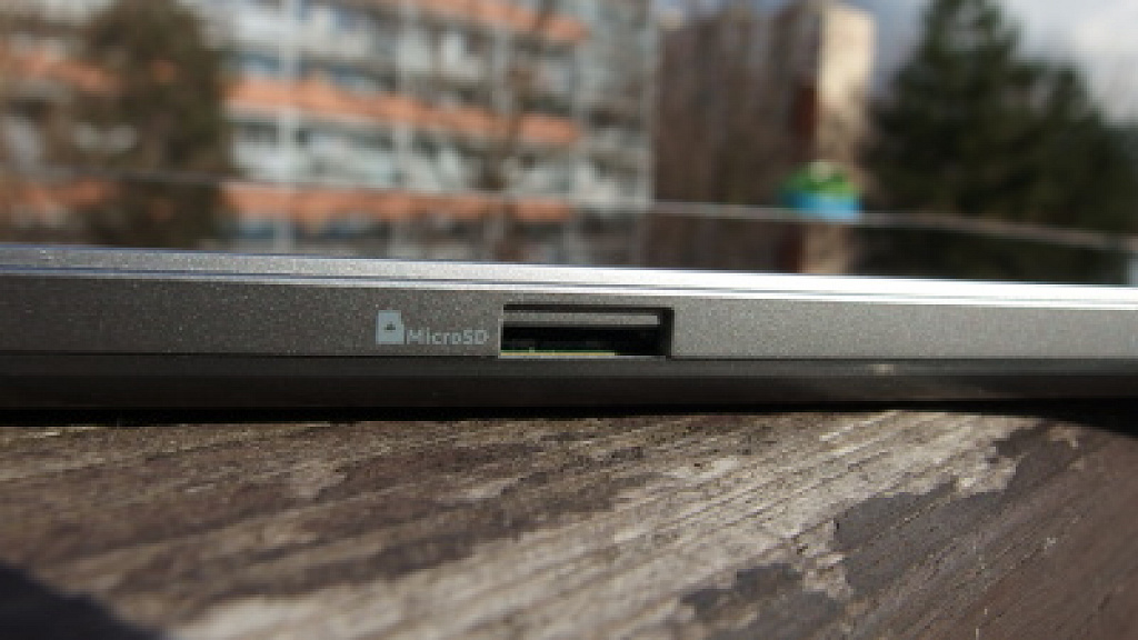 Acer Iconia W4 vs. Lenovo Miix 8 2
