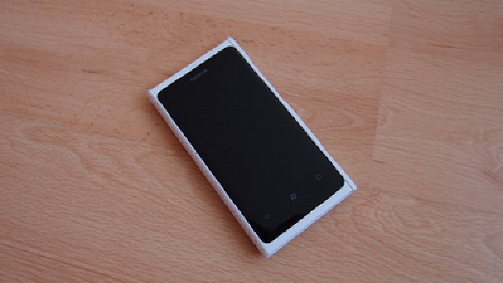 Nokia Lumia 800 originální kryt
