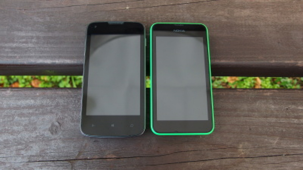 Prestigio MultiPhone 8400 Duo vs. Nokia Lumia 530 Dual