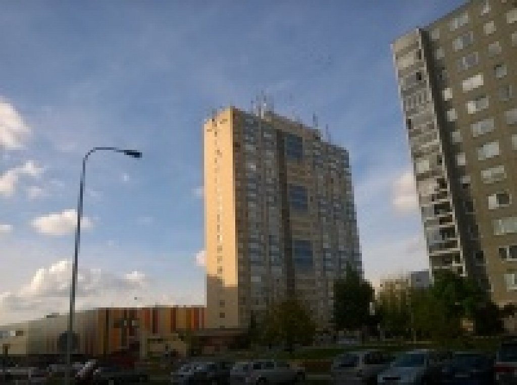 Prestigio MultiPhone 8400 Duo vs. Nokia Lumia 530 Dual