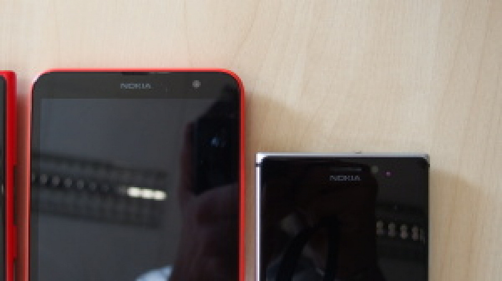 Nokia Lumia 1320 vs. 1520