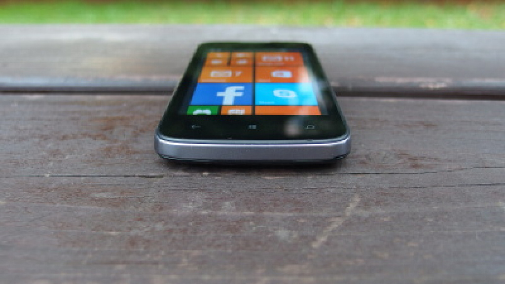 Prestigio MultiPhone 8400 Duo