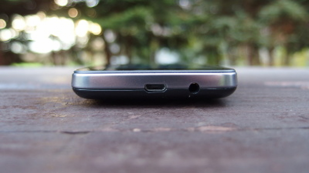 Prestigio MultiPhone 8400 Duo