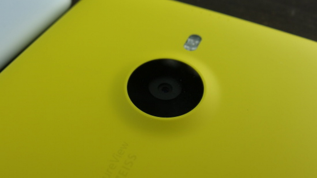 Nokia Lumia 1320 vs. 1520